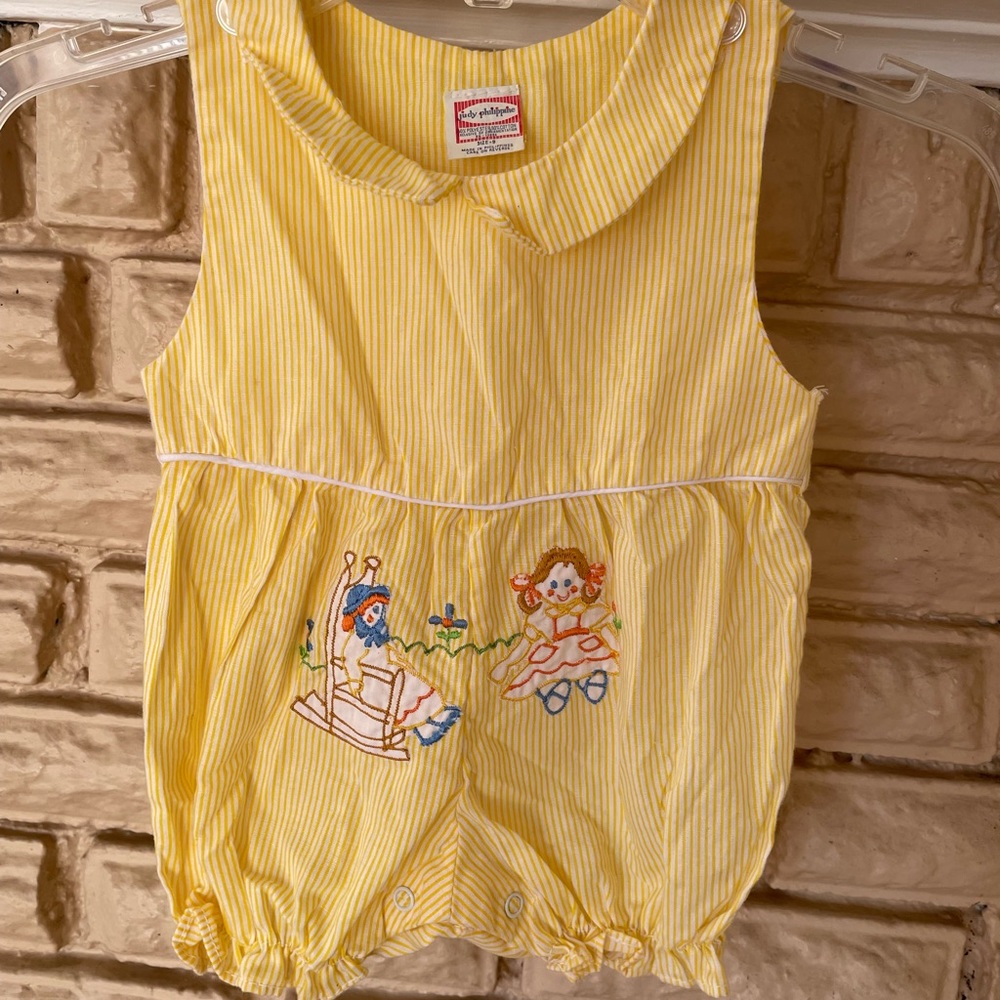 Vintage baby girl embroidered romper size 9month